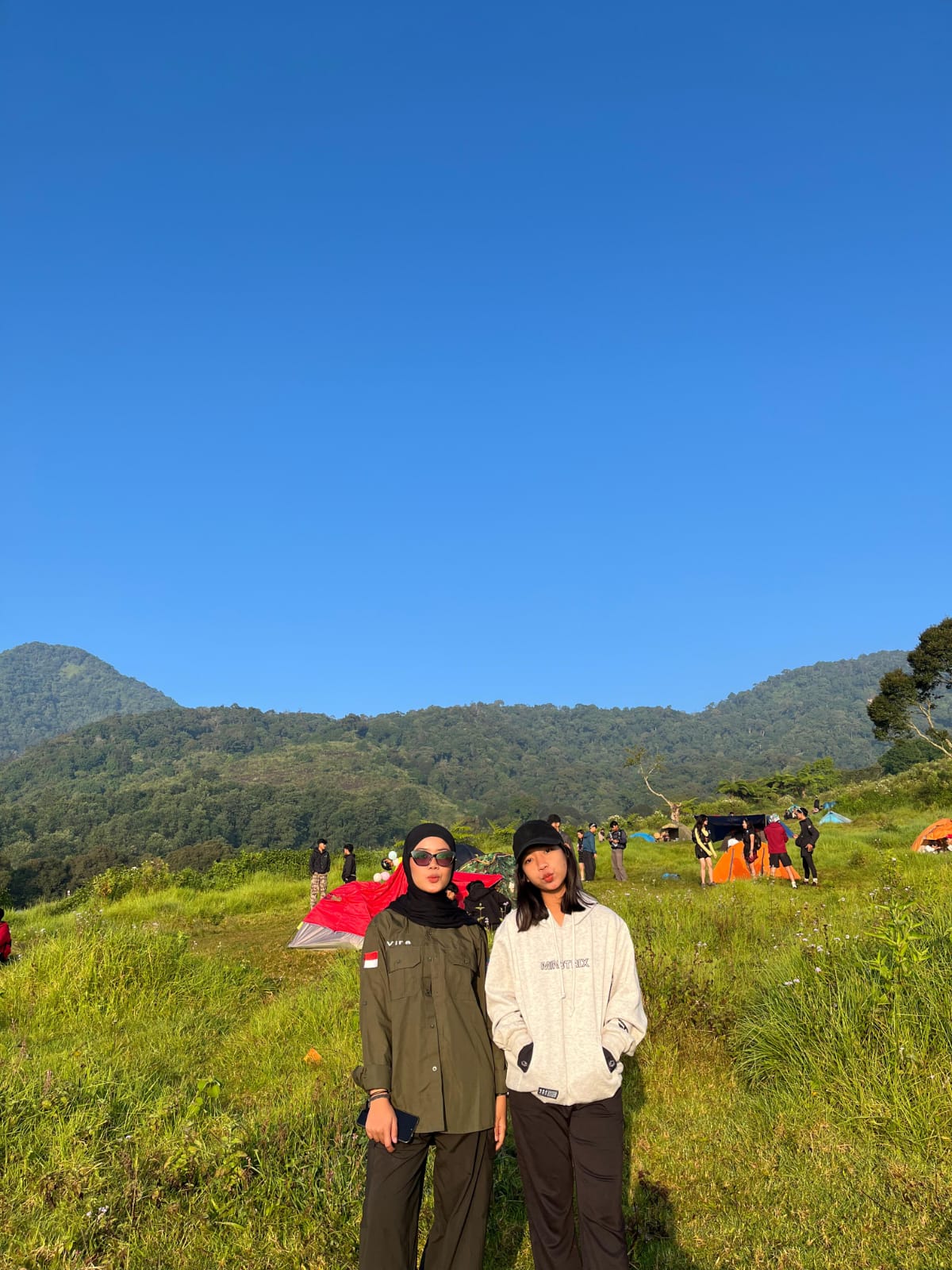 Foto bersama Vira saat liburan